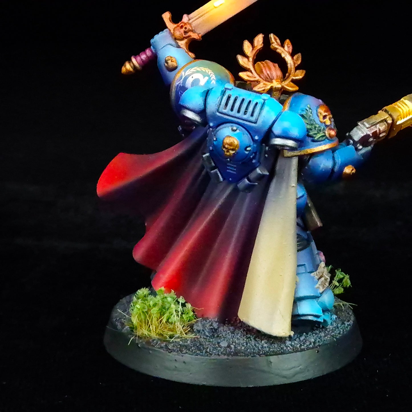 Captain - Ultramarines - Space Marines - Warhammer 40k