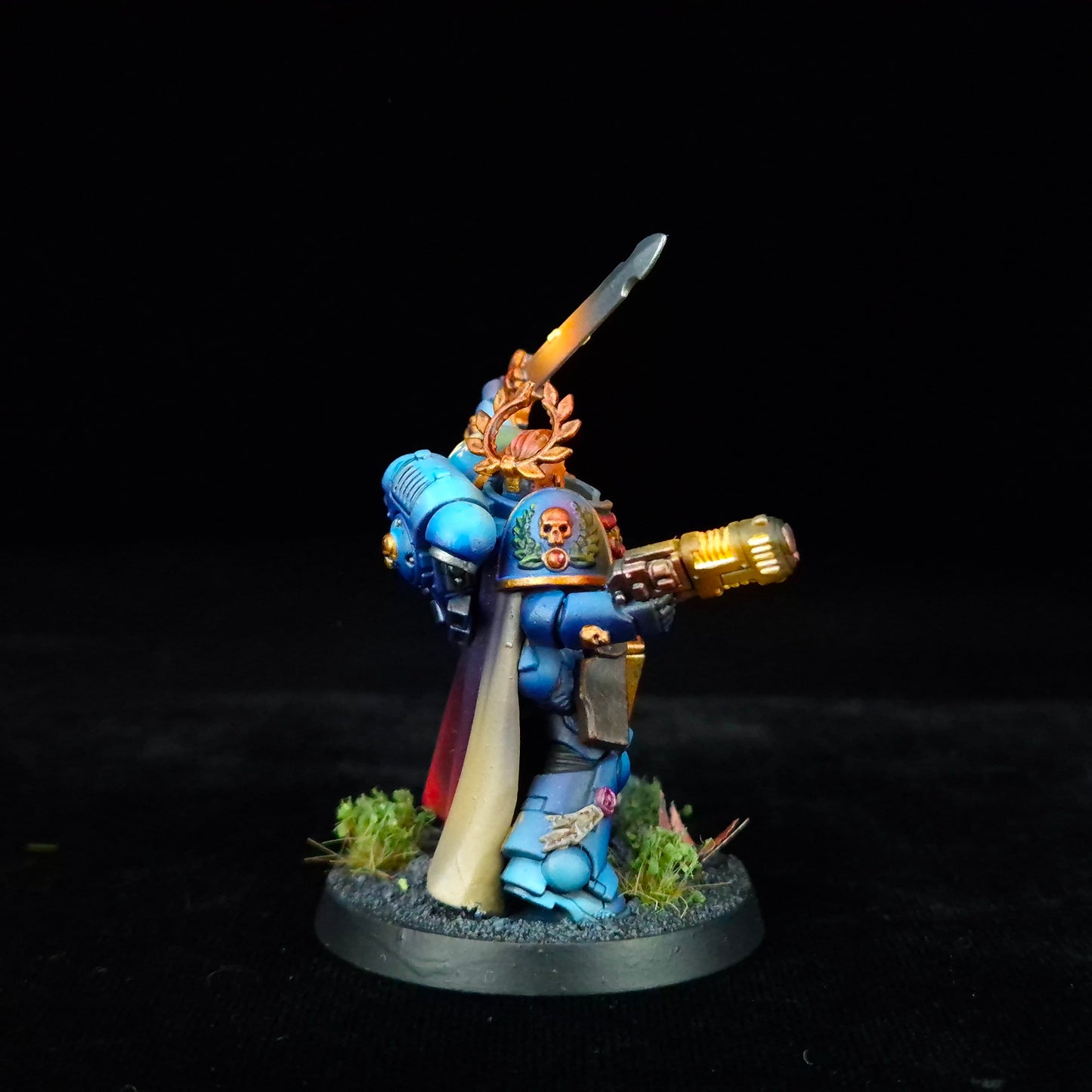 Captain - Ultramarines - Space Marines - Warhammer 40k