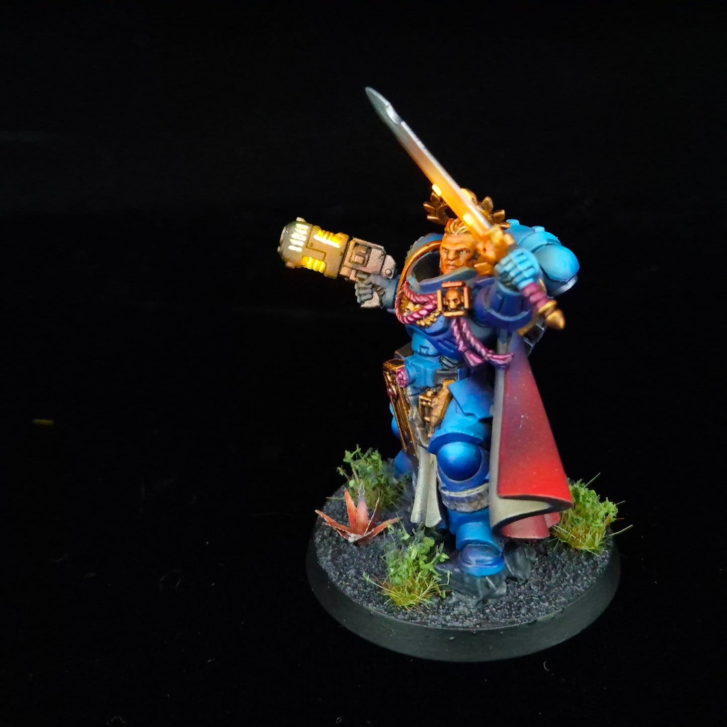 Captain - Ultramarines - Space Marines - Warhammer 40k