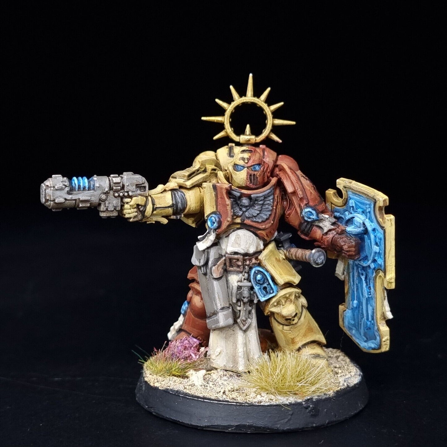 Lieutenant with Storm Shield - Howling Griffons - Space Marines - Warhammer 40k