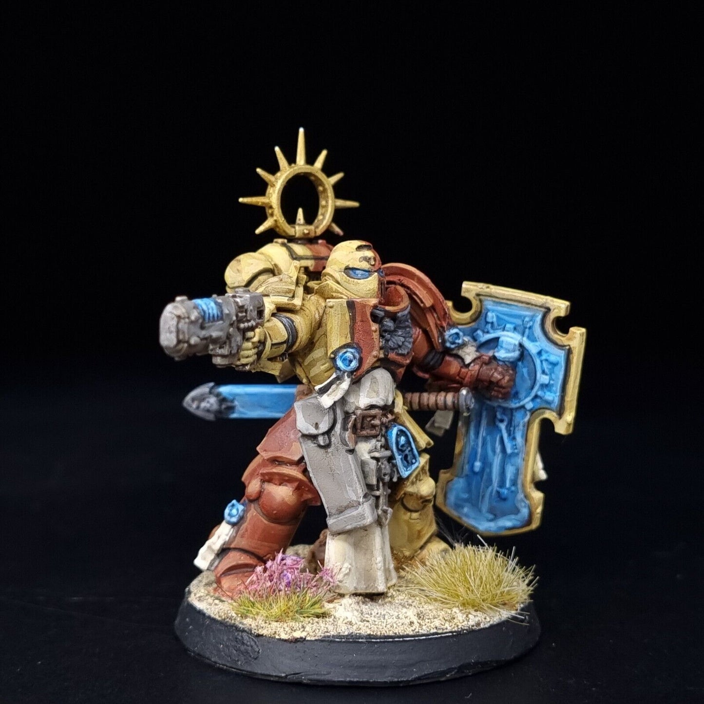 Lieutenant with Storm Shield - Howling Griffons - Space Marines - Warhammer 40k