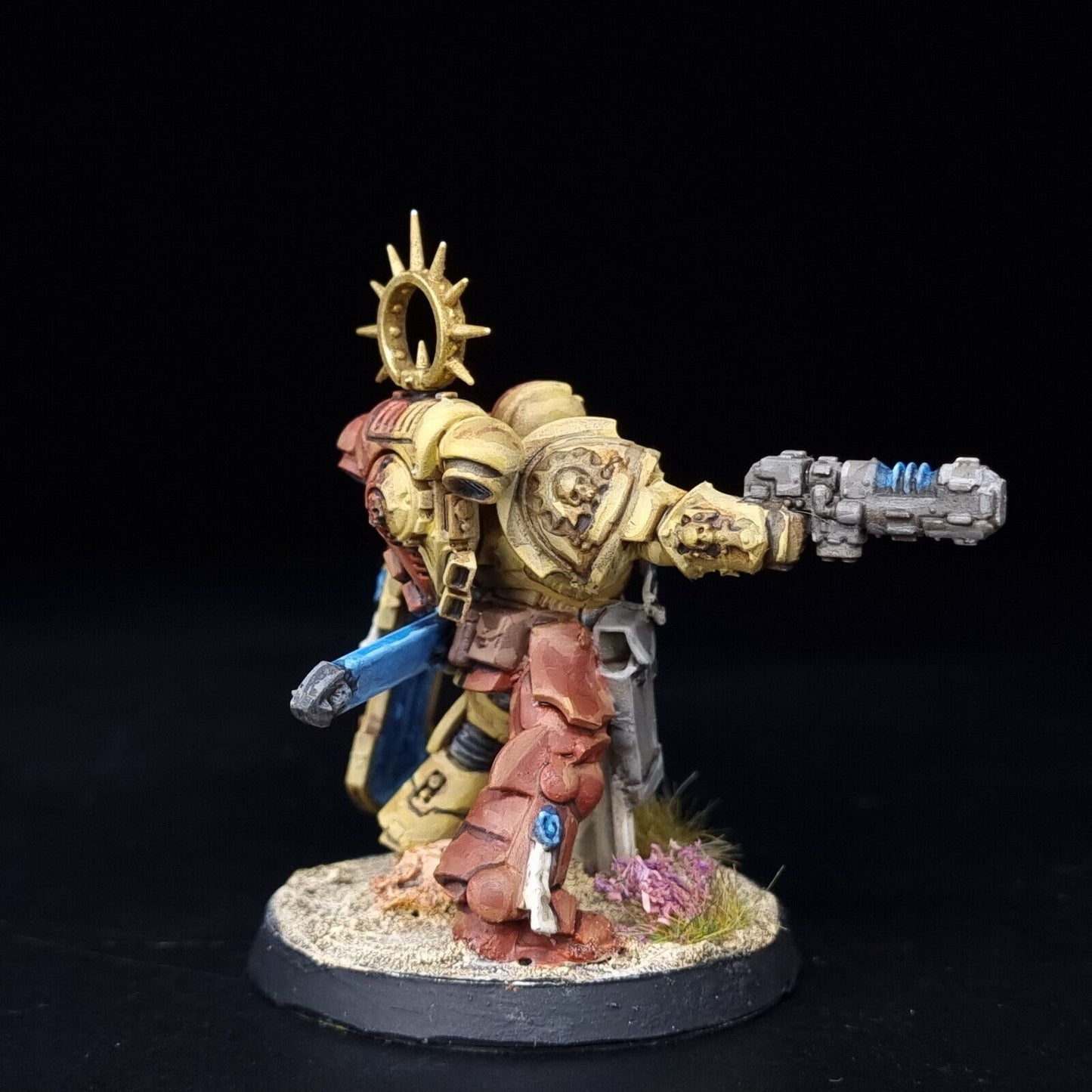 Lieutenant with Storm Shield - Howling Griffons - Space Marines - Warhammer 40k
