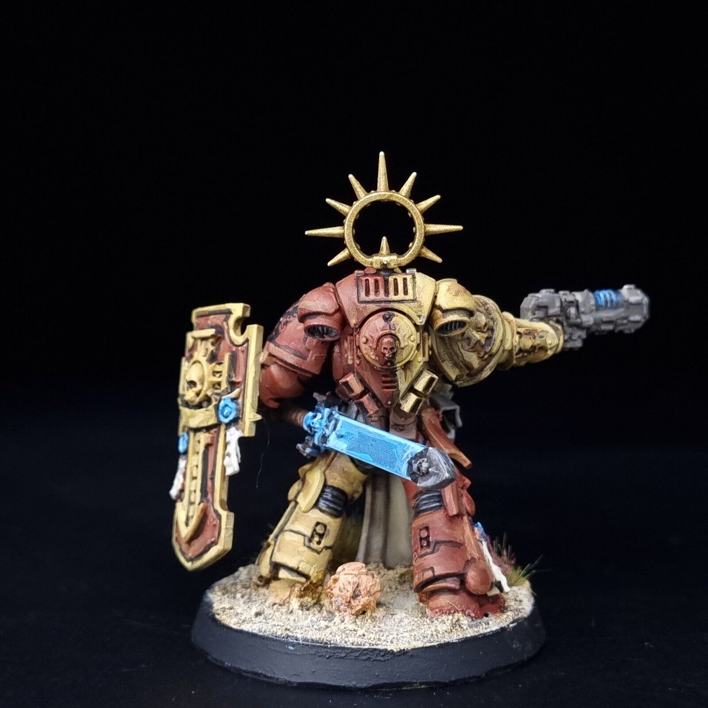 Lieutenant with Storm Shield - Howling Griffons - Space Marines - Warhammer 40k