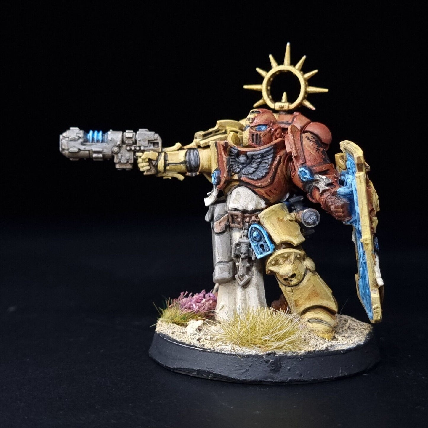 Lieutenant with Storm Shield - Howling Griffons - Space Marines - Warhammer 40k
