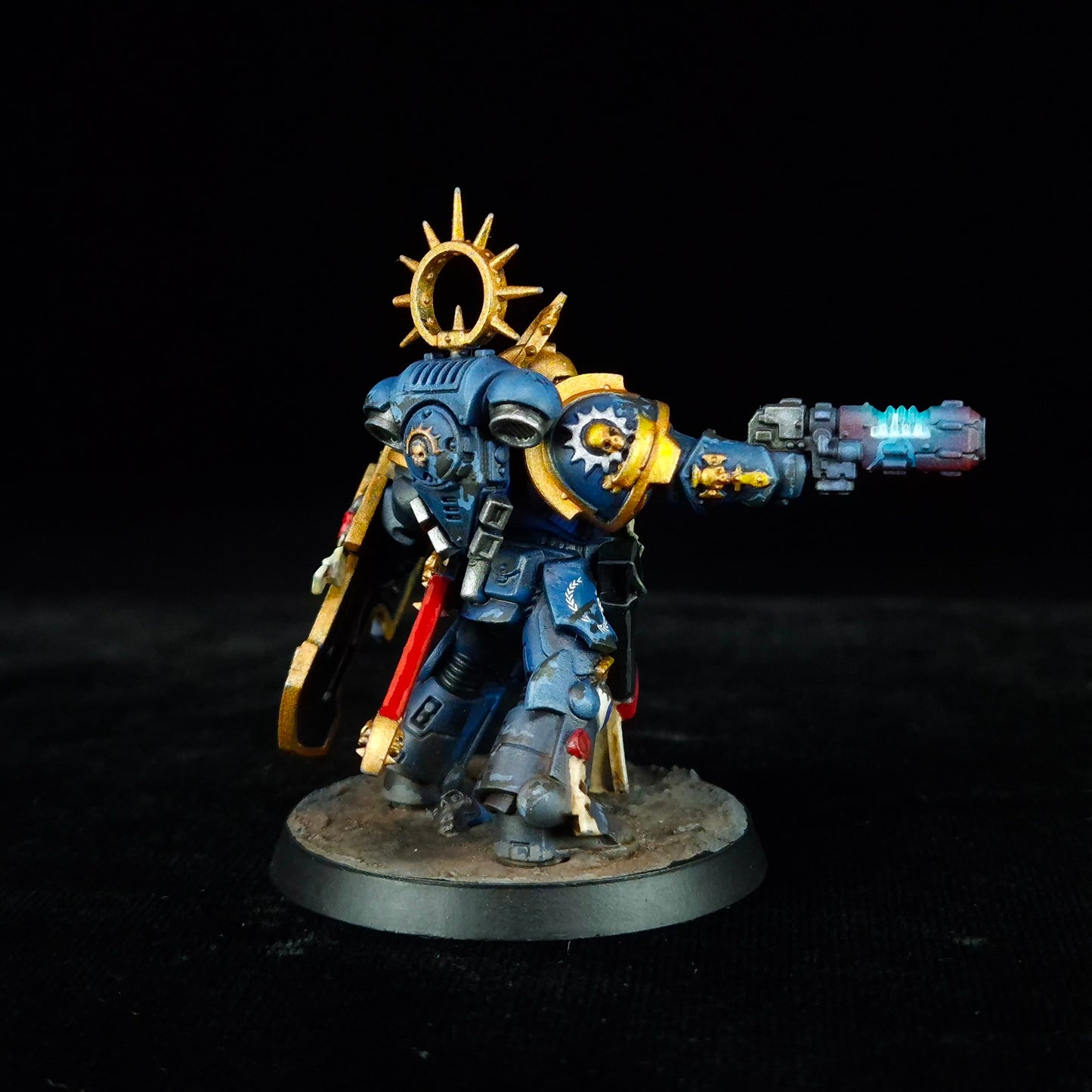 Lieutenant with Storm Shield - Ultramarines - Space Marines - Warhammer 40k