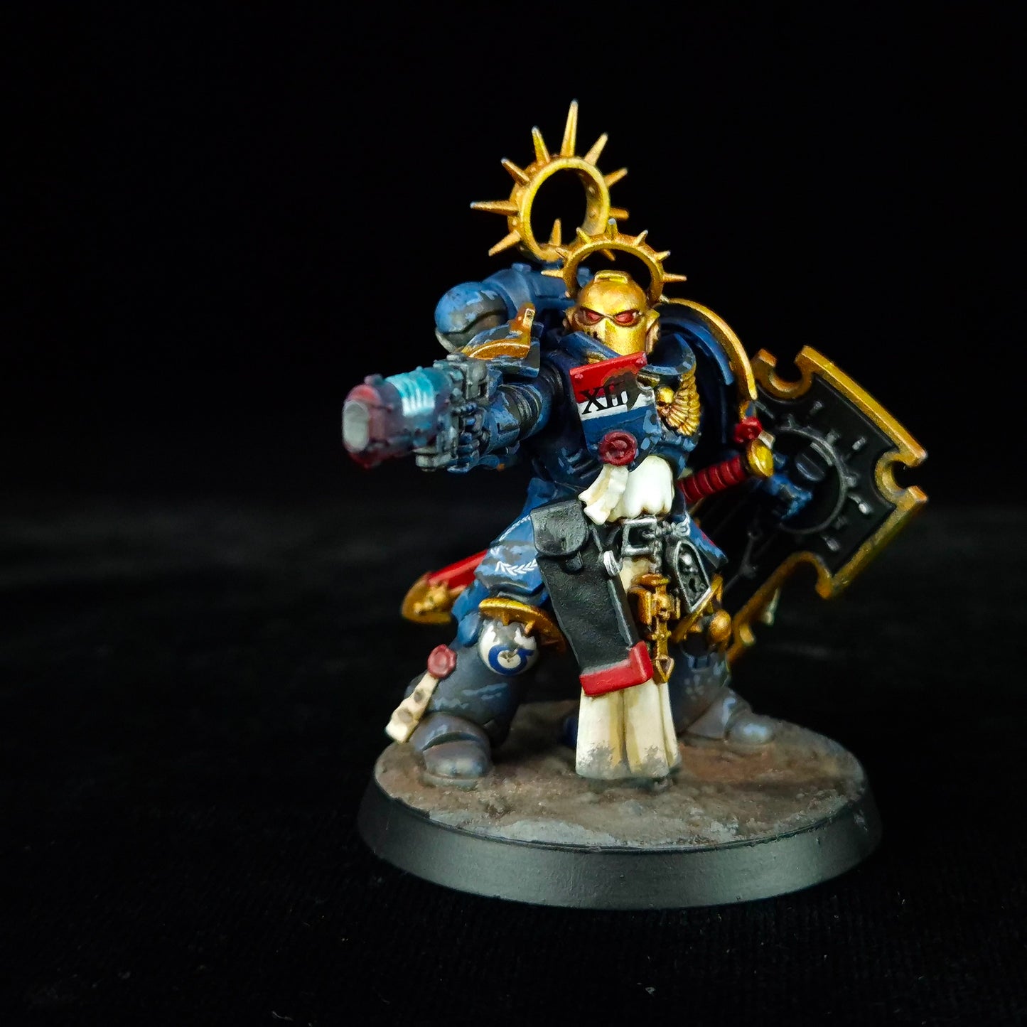 Lieutenant with Storm Shield - Ultramarines - Space Marines - Warhammer 40k