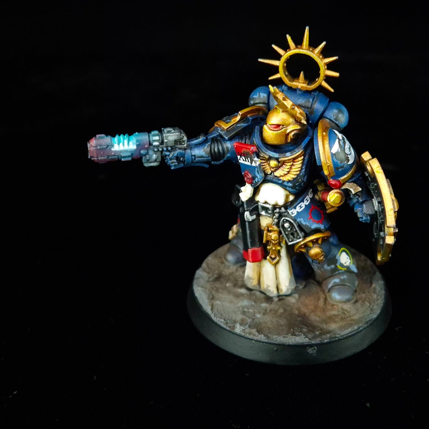 Lieutenant with Storm Shield - Ultramarines - Space Marines - Warhammer 40k