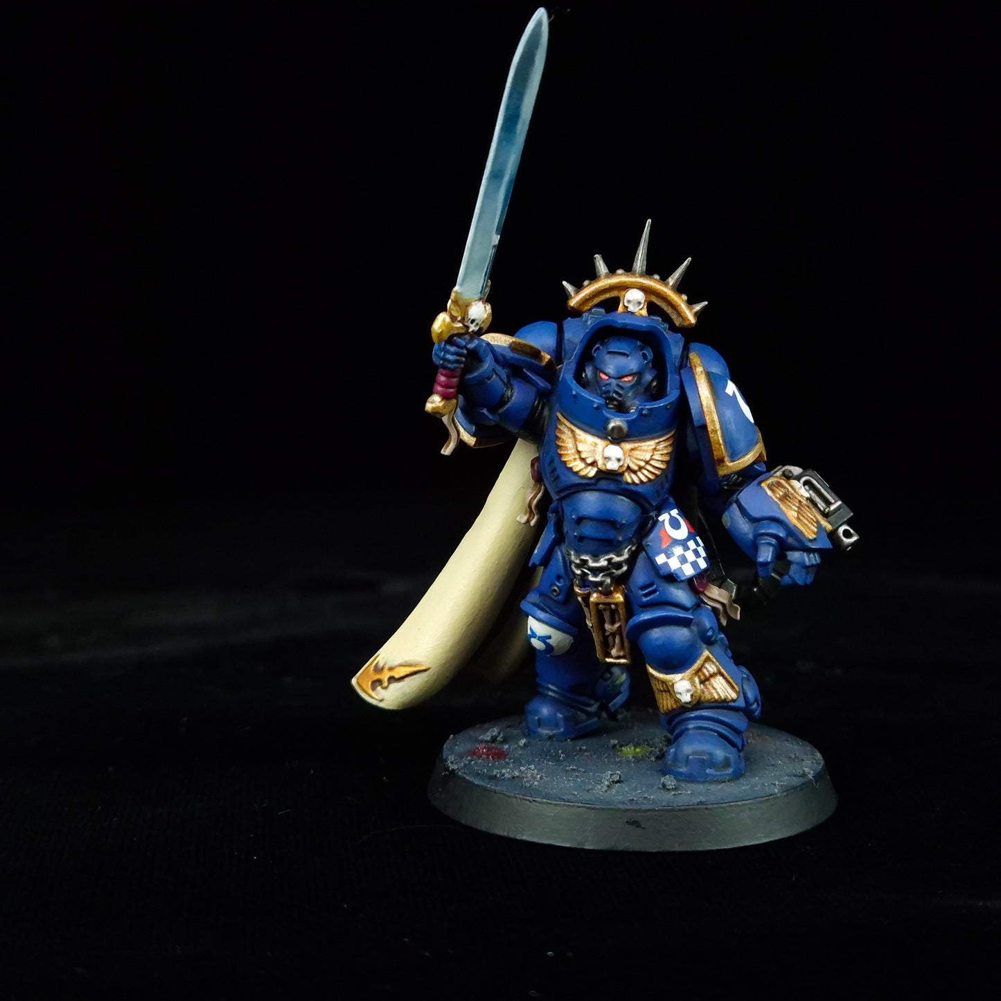 Gravis Captain - Ultramarines - Space Marines - Warhammer 40k