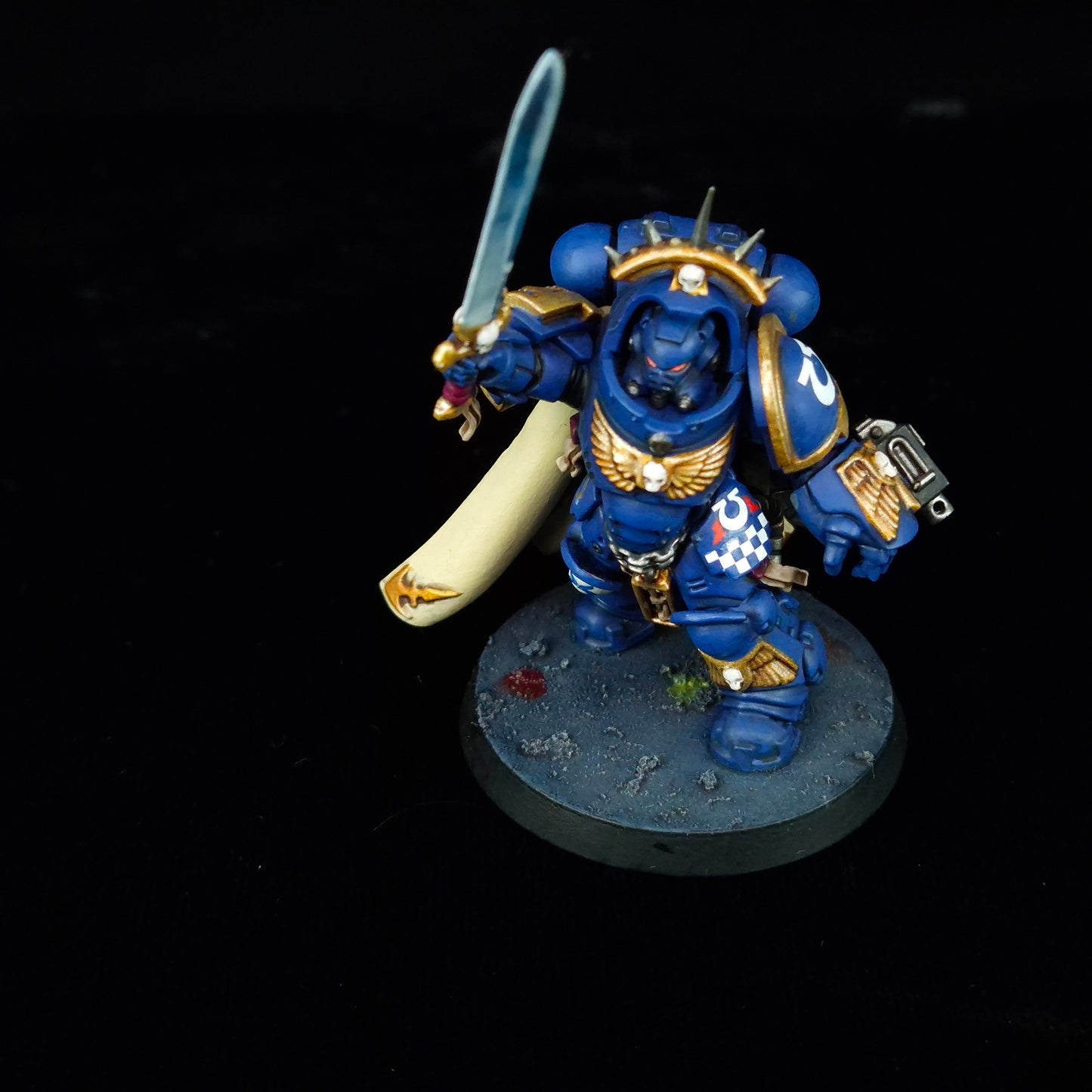 Gravis Captain - Ultramarines - Space Marines - Warhammer 40k