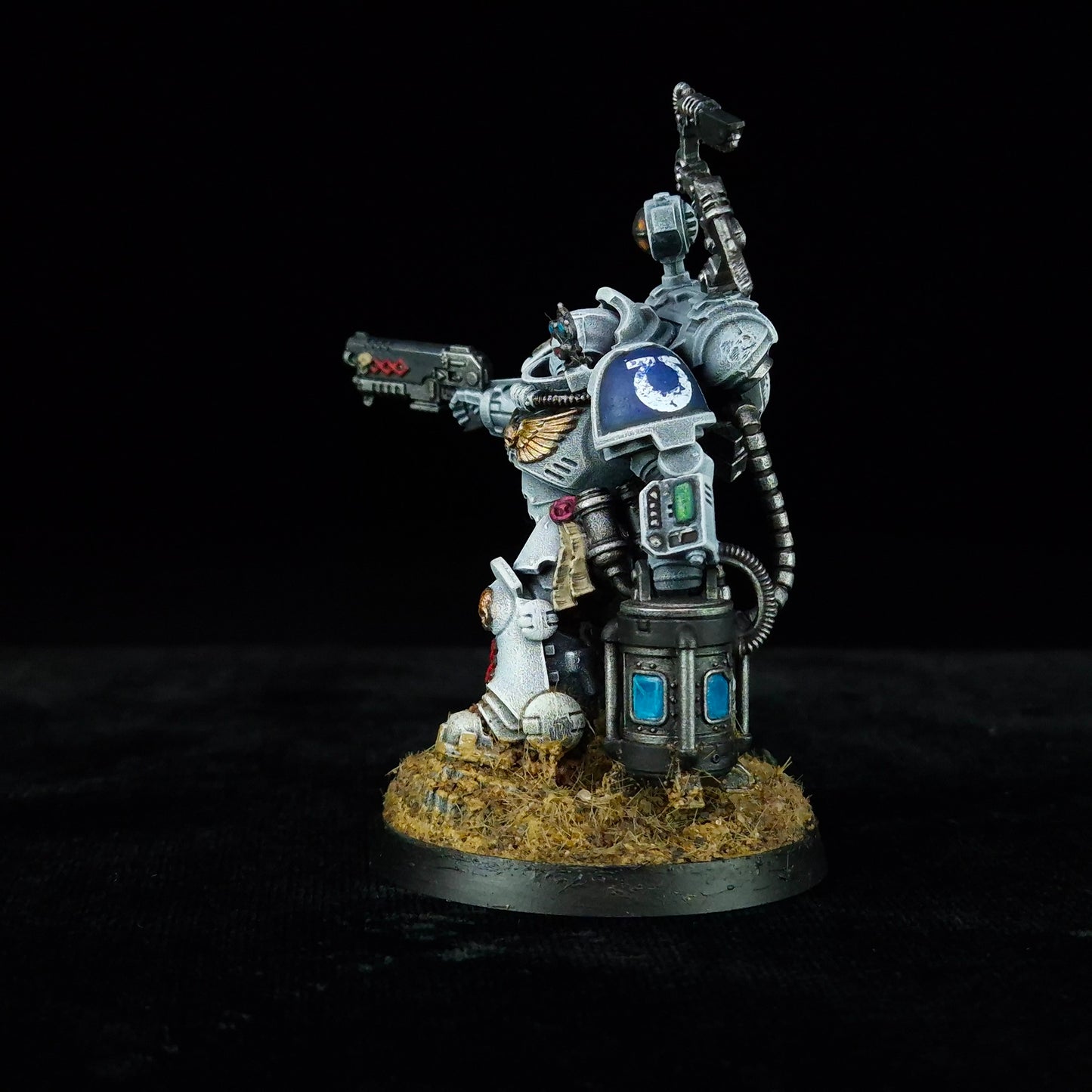 Biologis Apothecary - Ultramarines - Space Marines - Warhammer 40k