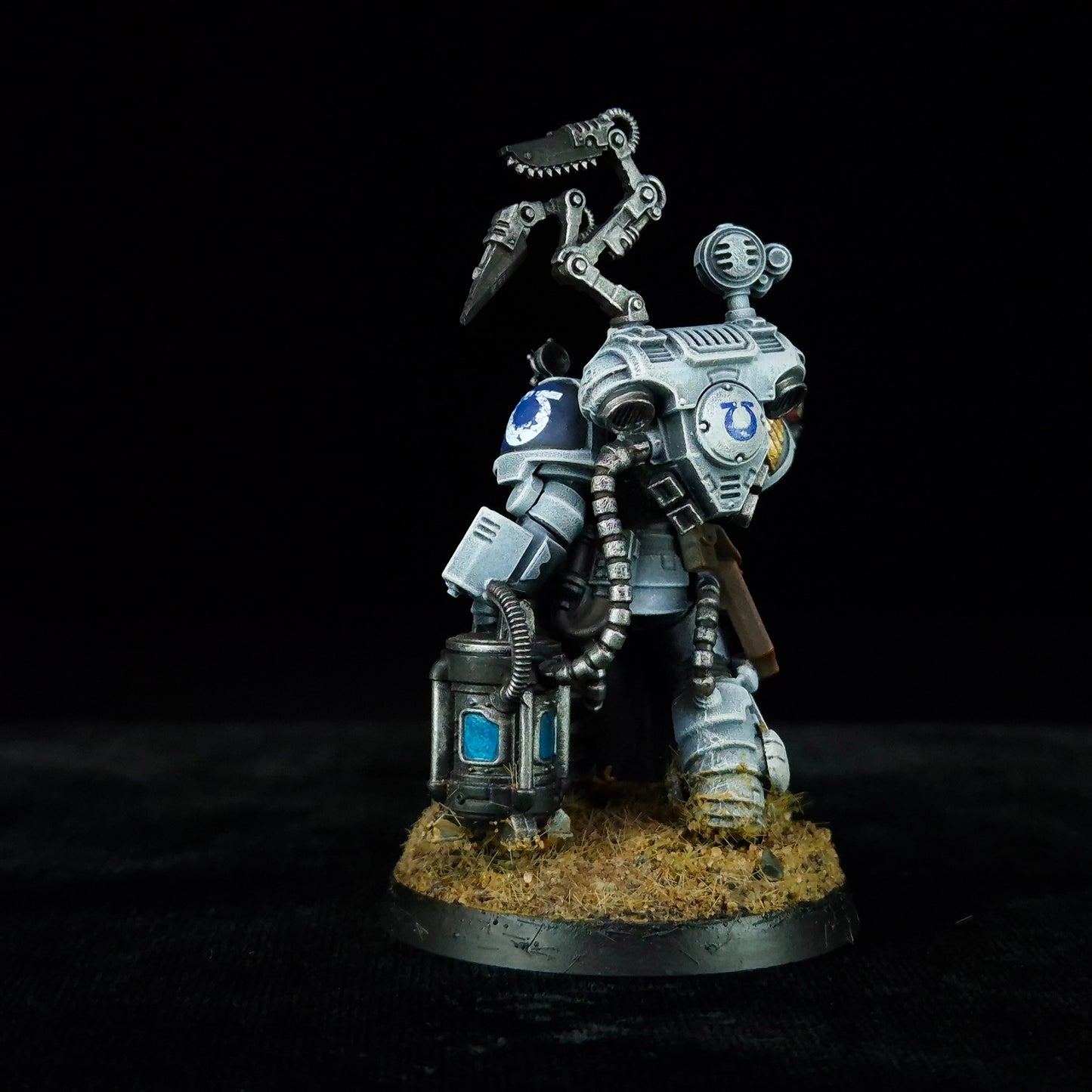 Biologis Apothecary - Ultramarines - Space Marines - Warhammer 40k