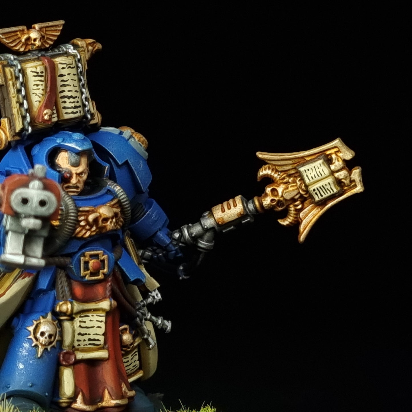 Librarian in Terminator Armour - Ultramarines - Space Marines - Warhammer 40k