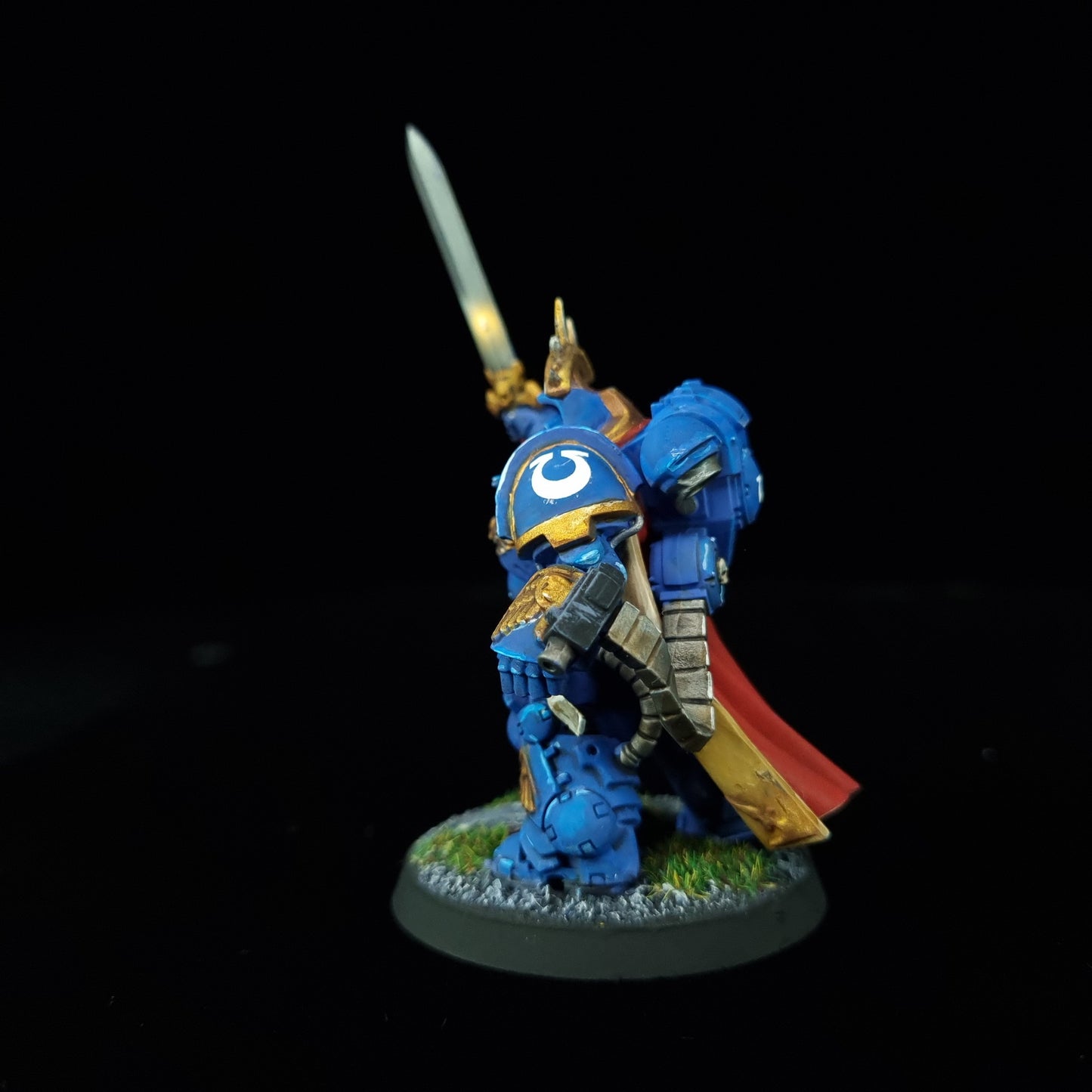 Gravis Captain - Ultramarines - Space Marines - Warhammer 40k