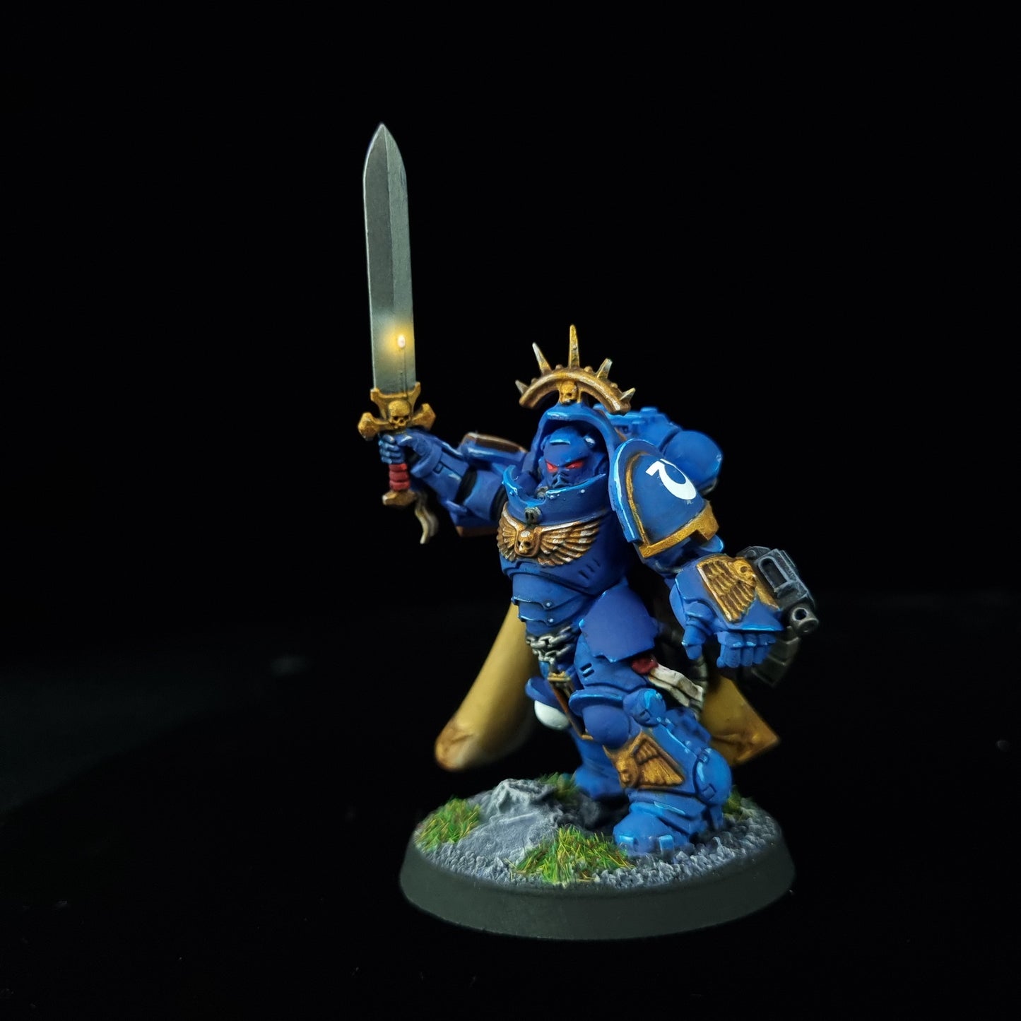 Gravis Captain - Ultramarines - Space Marines - Warhammer 40k