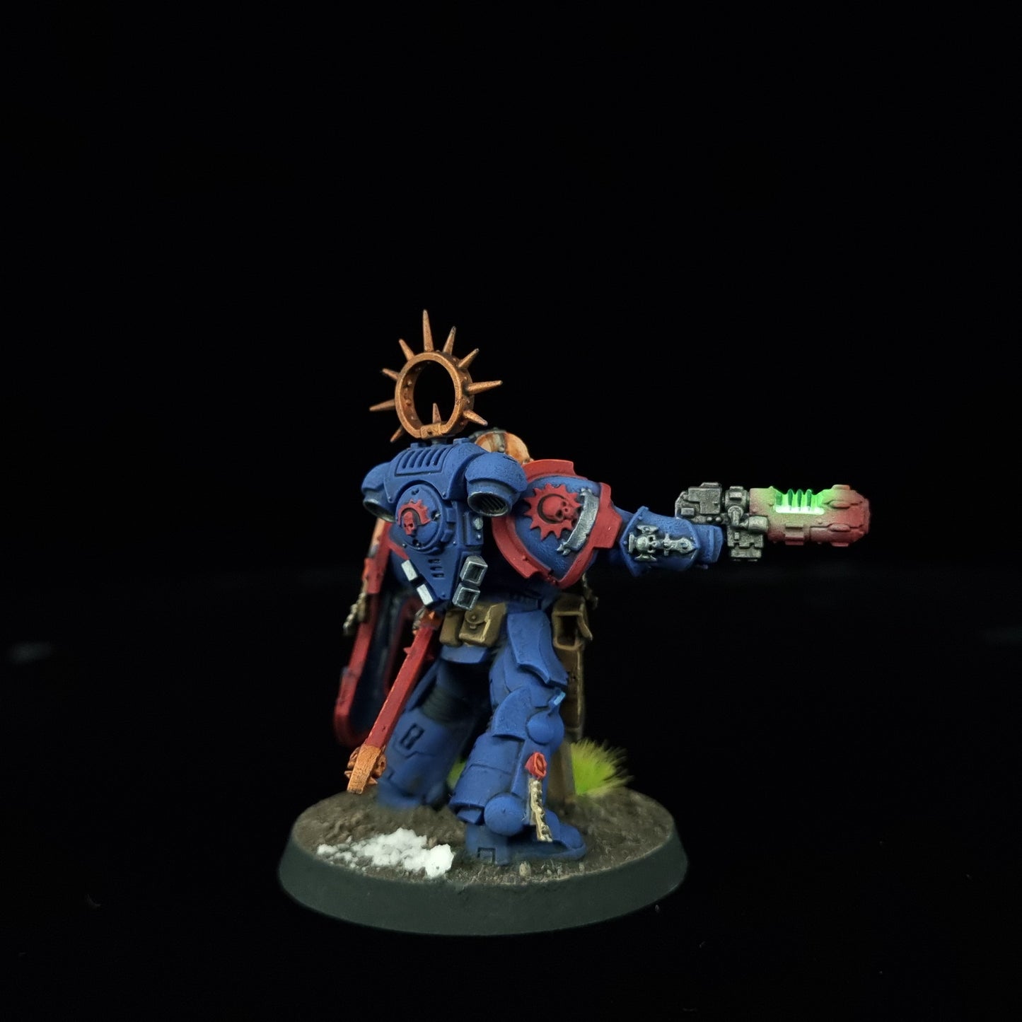 Lieutenant with Storm Shield - Crimson Fists - Space Marines - Warhammer 40k