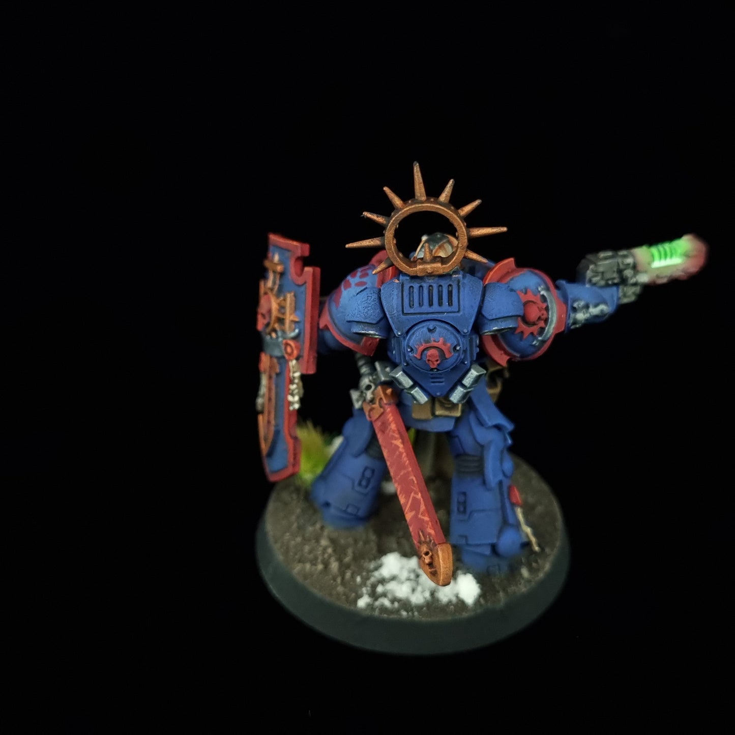 Lieutenant with Storm Shield - Crimson Fists - Space Marines - Warhammer 40k