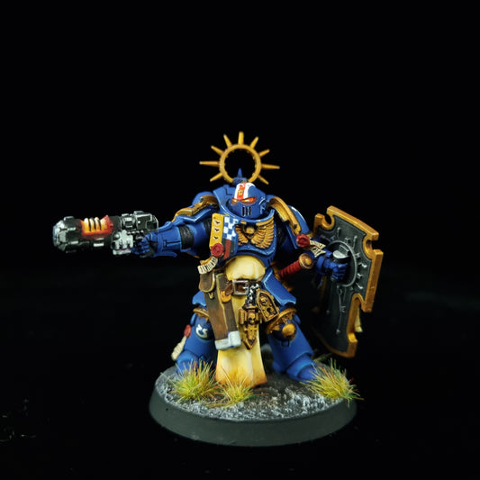 Lieutenant with Storm Shield - Ultramarines - Space Marines - Warhammer 40k