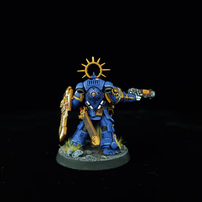 Lieutenant with Storm Shield - Ultramarines - Space Marines - Warhammer 40k