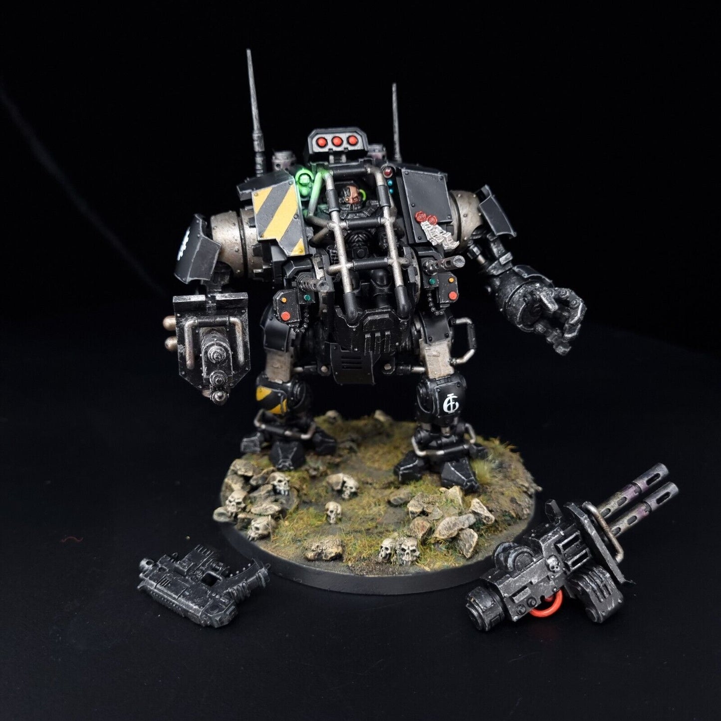 Invictor Tactical Warsuit - Iron Hands - Space Marines - Warhammer 40k