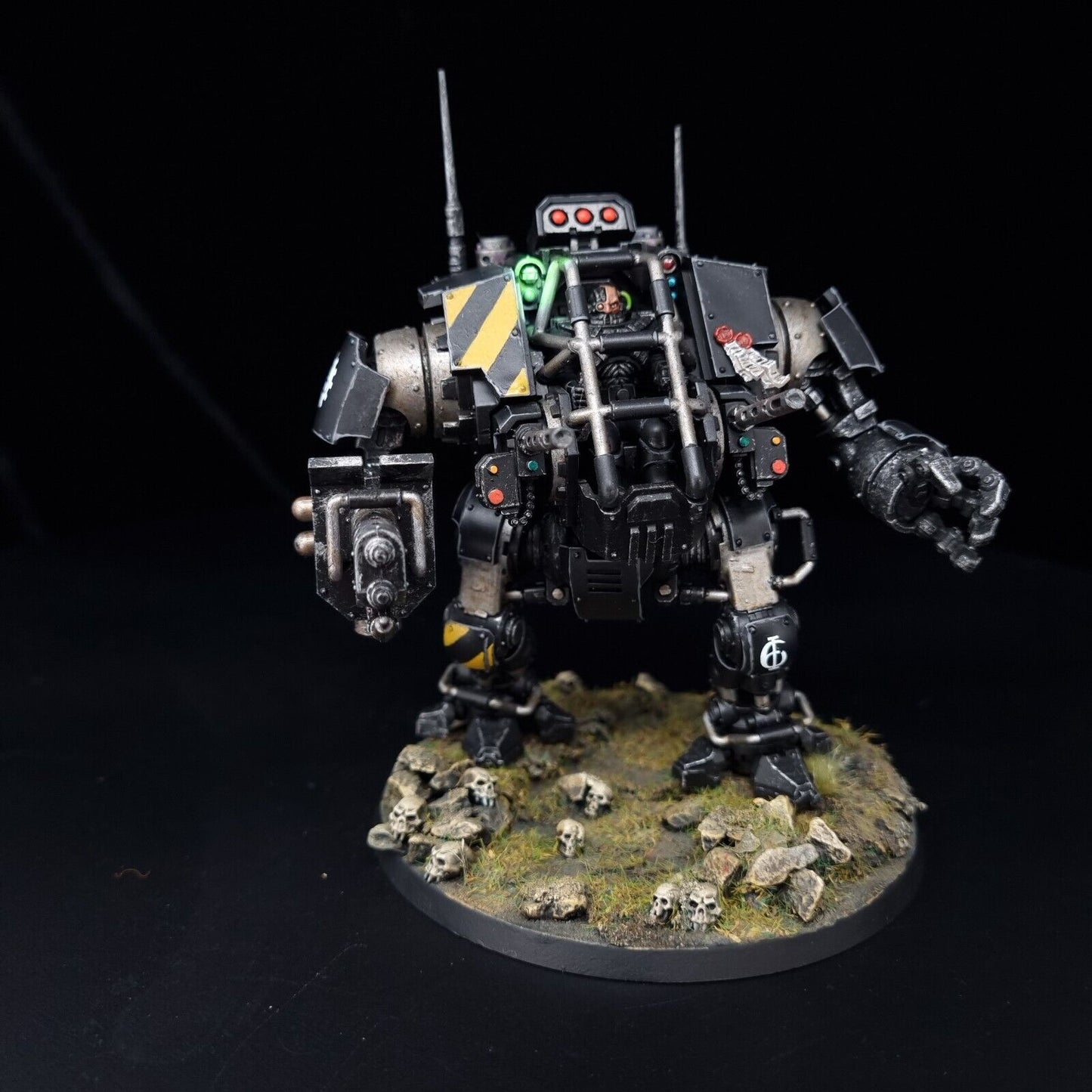 Invictor Tactical Warsuit - Iron Hands - Space Marines - Warhammer 40k