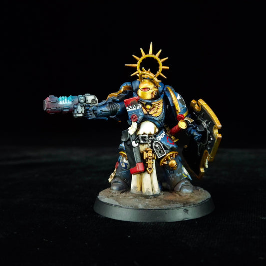 Lieutenant with Storm Shield - Ultramarines - Space Marines - Warhammer 40k